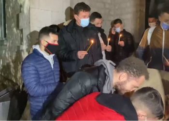 PD organizon protestë në Gjirokastër për vrasjen e Klodian Rashës: Lleshaj të dorëhiqet