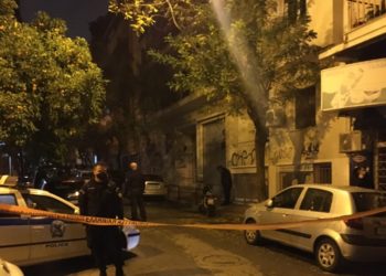 Përleshen shqiptarët në Athinë, një i plagosur me armë (Detajet e para)