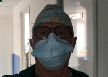 Covid i merr jetën një tjetër mjeku