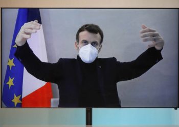 Macron del nga karantina pa asnjë simptomë të Covid-19