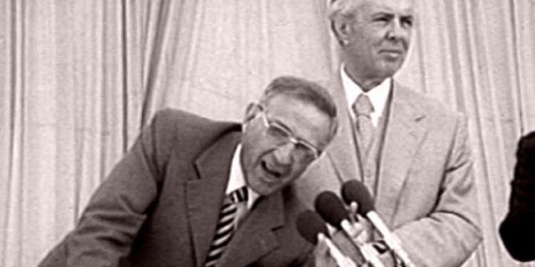 Dëshmia e njeriut besnik të ish-kryeministrit: Incidenti i Mehmet Shehut me ambasadorin sovjetik