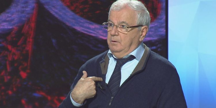 Si mund të lejojë policia alabakët e Saliut, ardhur nga skutat primitive të Shqipërisë, të thyejnë dhe plaçkitin Tiranën?