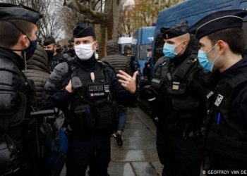 Shkuan të parandalonin dhunën në familje, vriten me armë zjarri tre policë në Francë