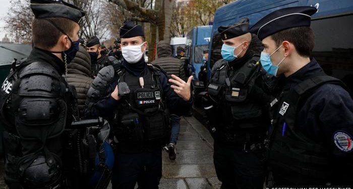 Shkuan të parandalonin dhunën në familje, vriten me armë zjarri tre policë në Francë