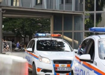 Ngjarje e rëndë, vritet polici i FNSH-së. Djali i mitur e qëllon aksidentalisht me armën e shërbimit