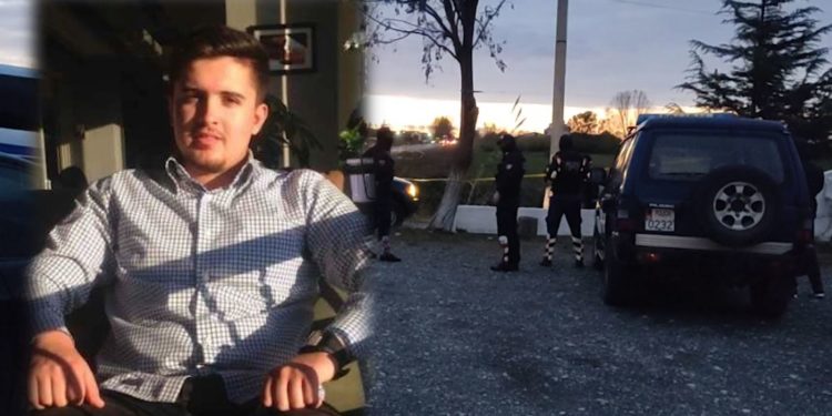 Vrau policin pas sherrit për dritat e gjata të makinës, arrestohet 21-vjeçari