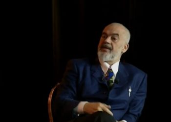 Pse ikin shqiptarët në emigracion? Rama: Po grekët e portugezët pse ikin? Është problem i të gjithëve. S’bëhemi Gjermani as për 5 mandate