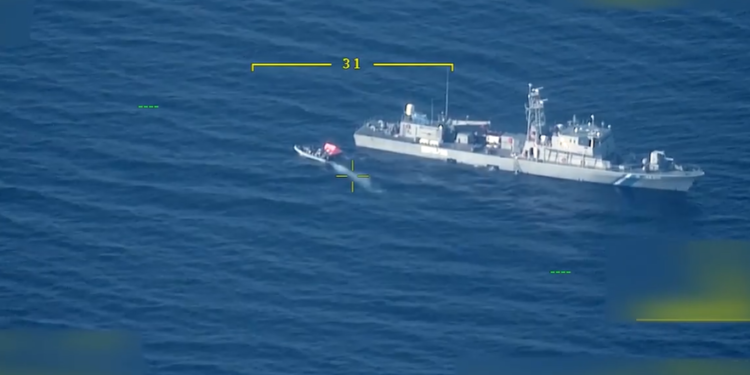 Anija e ushtrisë greke tenton të mbysë varkën me emigrantë, shpëtohen më pas nga turqit