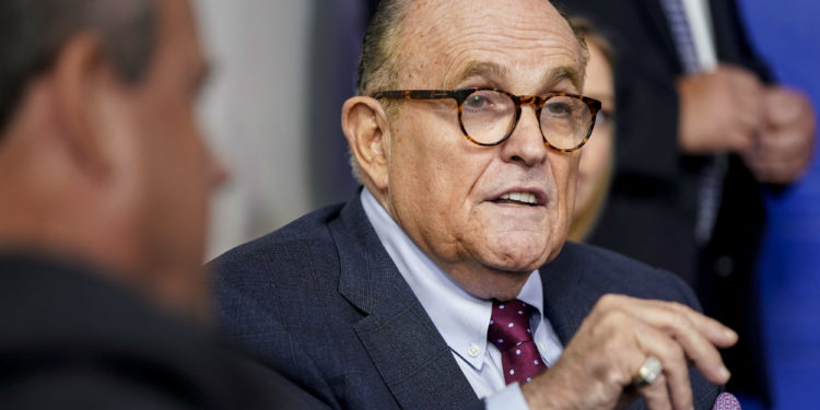 Avokati i Trump reagon pas infektimit me COVID-19: Po bëj kujdes dhe ndihem mirë