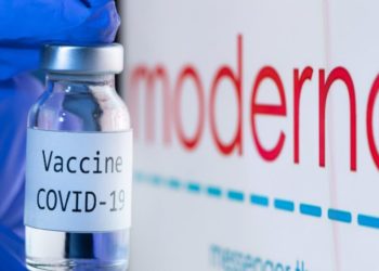 Vaksina e Moderna pritet të autorizohet për përdorim emergjent brenda orësh, VOA: Pse është mundësi më e mirë se ajo e Pfizer/BioNTech-ut