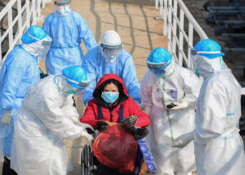 Do të hetonin origjinën e Covid-19 në Wuhan, Kina ndalon hyrjen e ekipit të OBSH në vend