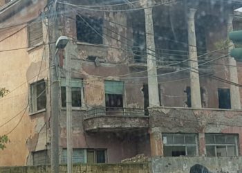 Si është katandisur sot godina e Radiostacionit të parë shqiptar dhe fshati Dhrovjan ë Bashkinë Finiq