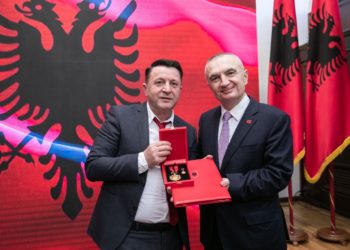 Meta i jep titullin “Mjeshtër i Madh” këngëtarit nga Tepelena, Ylli Baka