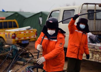 Dy javë nën tokë/ Nxirren gjallë 11 minatorë në Kinë (Foto)