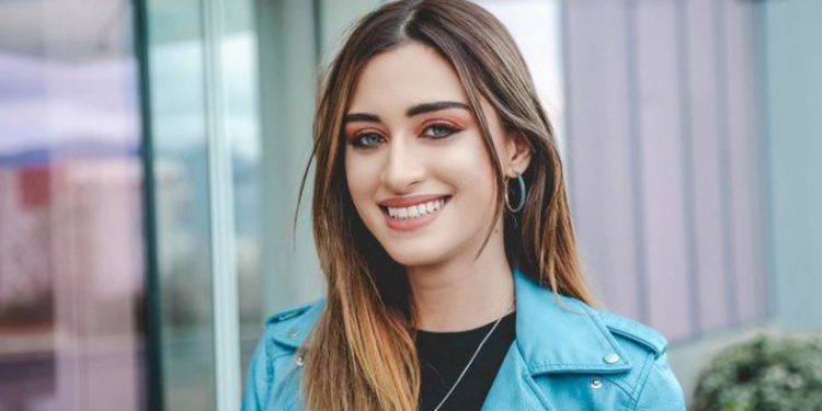 Prezantuesja e Top Channel: Mua më nxorrën kokrën e kur*ës vetëm për një foto