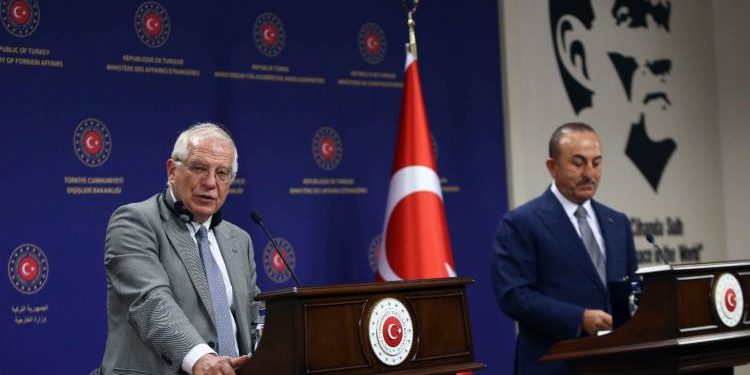Borrell në intervistë të përbashkët me ministrin e Jashtëm të Ankarasë: Europa kërkon të ulen tensionet në Mesdheun Lindor