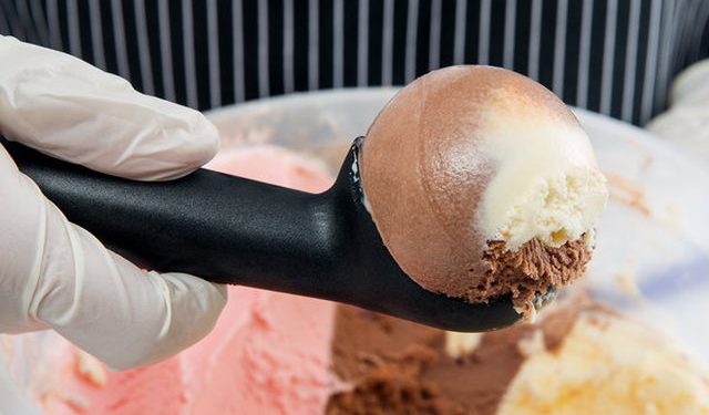 Alarm në Kinë, rreth 5 mijë kuti me akullore kontaminohen nga Covid 19