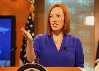 E sjellshme dhe me humor, njihuni me zëdhënësen me origjinë greke të Joe Biden (FOTO)