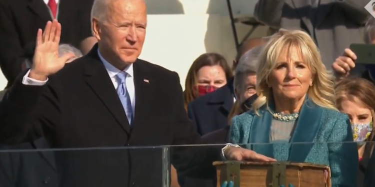 Joe Biden betohet si president i Shteteve të Bashkuara të Amerikës (Video Live)