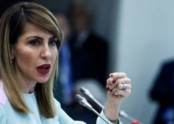 Majlinda Bregu tallet me Bashën: Jo të gjithë që kanë mbaruar Sami Frashërin, kanë mbetur deri në mbledhje-zbritje