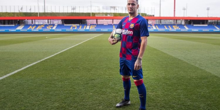 Po shkëlqen me Barcelonën B, por trajneri nuk e shikon Rey Manajn si pjesë e skuadrës së parë as në të ardhmen!