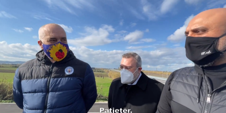 Spitali i Fierit, Ramën e prezantojnë me njeriun që bëri aeroportin e Stambollit për 11 muaj! Batutat: Kujdes, “basti” është i Erdogan! Sa shqiptarë do punësohen brenda 3 muajve në këtë projekt