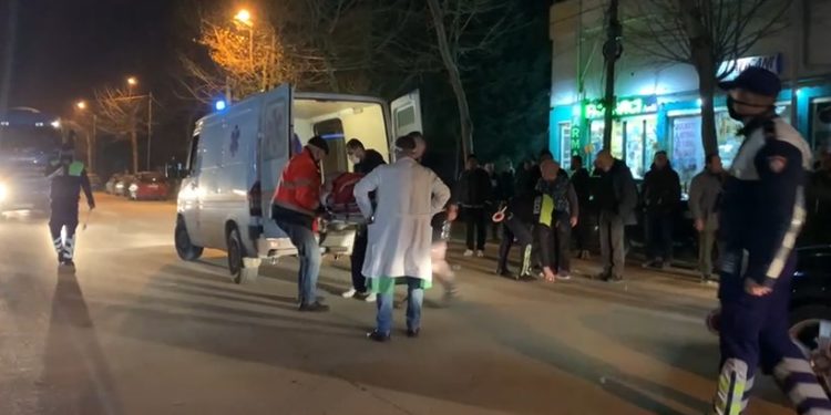 Aksident, makina përplas çiftin e të moshuarve