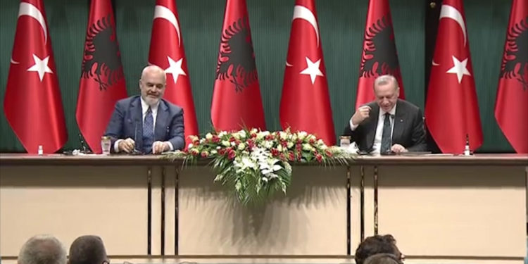 Erdogan- Ramës për spitalin e Fierit: E ke gati para zgjedhjeve! Kryeministri vë afate: Deri më 7 prill, shqiptarët të ndjekin hap pas hapi