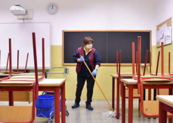 Mbyllet klasa në gjimnazin e Memaliajt, 7 nxënës me Covid