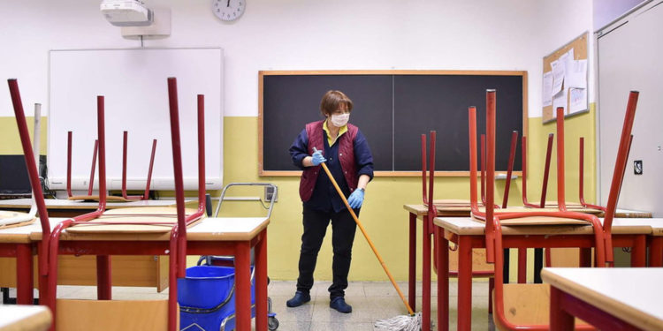 Mbyllet klasa në gjimnazin e Memaliajt, 7 nxënës me Covid