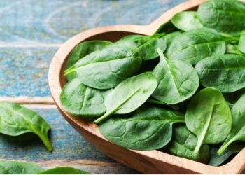 Përfitimet shëndetësore të spinaqit: Si ndikon tek zemra, sytë dhe truri