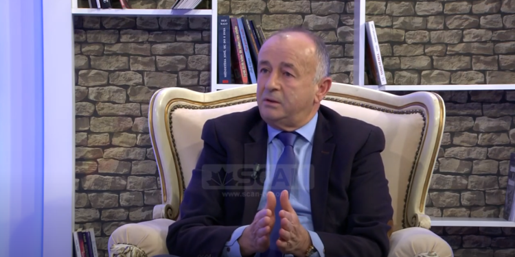 Mjeku Vasil Llajo rrëfen rrugëtimin klinikës së parë private në Shqipëri (VIDEO)