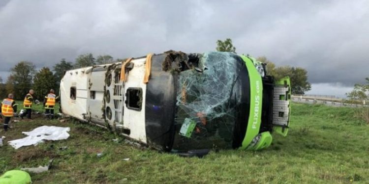 Përmbyset autobusi në Algjeri, ndërrojnë jetë 20 pasagjerë