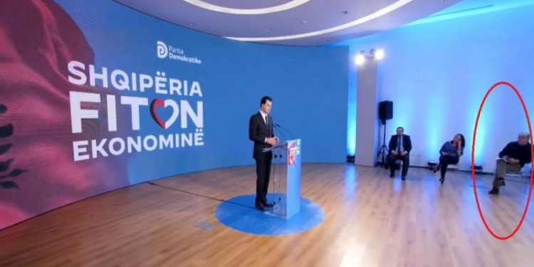 Presidenti Meta përfshihet në fushatën zgjedhore, i jep “hua” këshilltarin për ekonominë Bashës