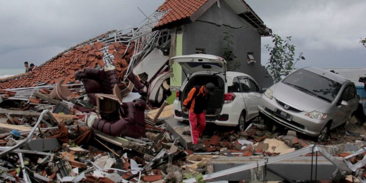 Rritet në 73 numri i viktimave nga tërmeti në Indonezi