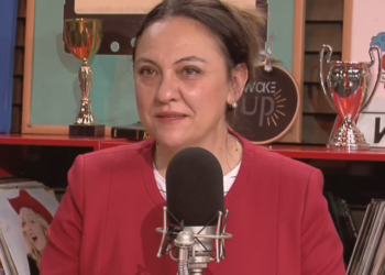 Mjekja: Vaksina nuk ndërhyn në ADN-në e njeriut, 1 në 10 persona efekte të lehta pas vaksinimit