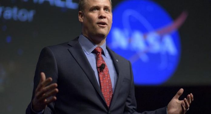 Dorëhiqet shefi i NASA-s, Jim Bridenstine