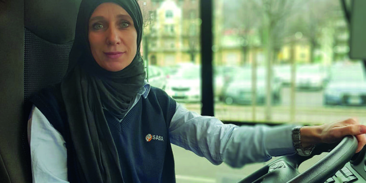 “Me shami dhe shofere autobusi në Itali”: Historia e Bukuries, shqiptares që thyen stereotipet