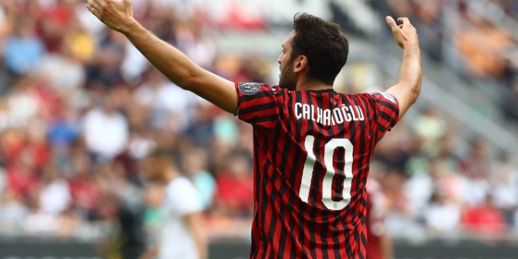 Milani rrit ofertën, Calhanoglu pranë firmës