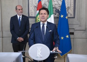 Italia në krizë, Kryeministri Conte jep dorëheqjen