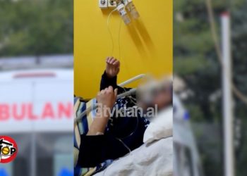 Skandali në spitalin Covid 2/ Pastruesja i merr 8 milionë lekë ryshfet, por e ëma i ndërron jetë (VIDEO)