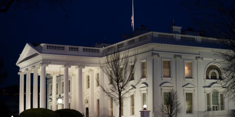 Prapaskenat/ Si bëhet gati në 6 orë Shtëpia e Bardhë për familjen e re presidenciale