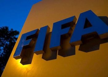 FIFA trondit Tiranën, bllokon merkaton e bardhebluve për shkak të borxheve