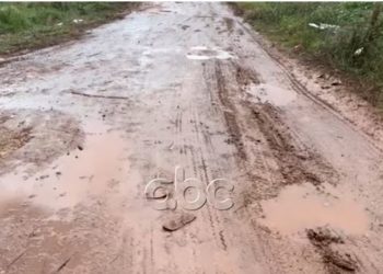 “Balta na futet në shtëpi, në verë na mbyt pluhuri”, banorët e Ksamilit ankohen për rrugët (VIDEO)