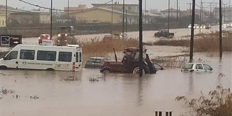 Përmbytje, shihni çfarë ndodh në Greqi (FOTO)