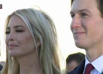 Ivanka Trump nuk i mbajti dot lotët në momentin e largimit të Donald Trump nga Shtëpia e Bardhë