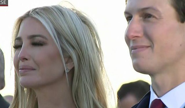 Ivanka Trump nuk i mbajti dot lotët në momentin e largimit të Donald Trump nga Shtëpia e Bardhë