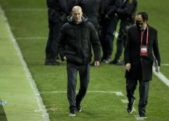 Pas humbjes turpëruese, Zinedine Zidane i ndodh e papritura