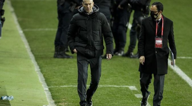Pas humbjes turpëruese, Zinedine Zidane i ndodh e papritura