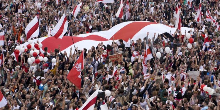 Amnesty International: Protestuesit në Bjellorusi iu nënshtruan torturave sistematike